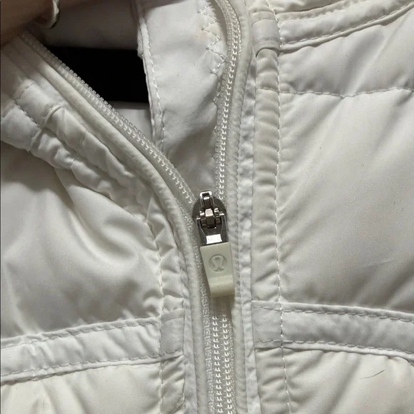 Lululemon Women's Quilted White Vest - Picture 10 of 11